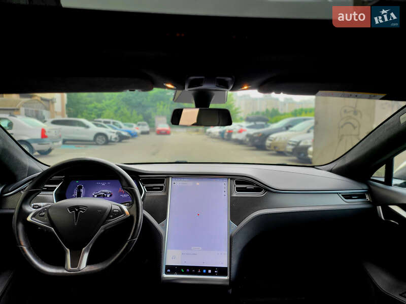 Ліфтбек Tesla Model S 2017 в Києві
