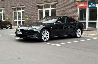 Лифтбек Tesla Model S 2017 в 