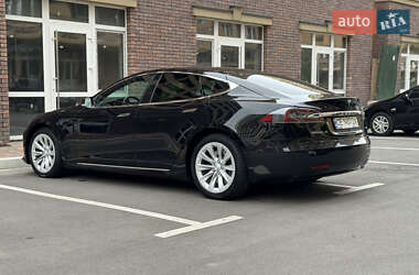 Лифтбек Tesla Model S 2017 в 