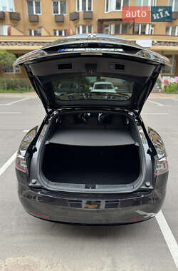 Лифтбек Tesla Model S 2017 в 
