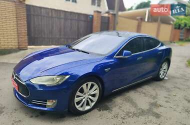 Ліфтбек Tesla Model S 2016 в Києві