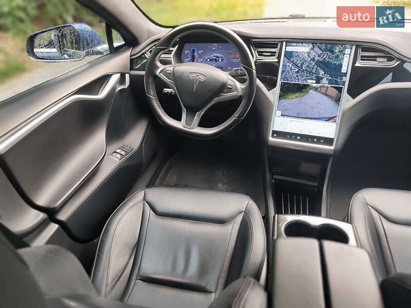 Лифтбек Tesla Model S 2016 в Киеве