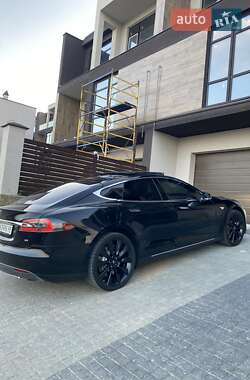 Ліфтбек Tesla Model S 2014 в 