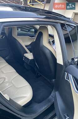 Ліфтбек Tesla Model S 2014 в 