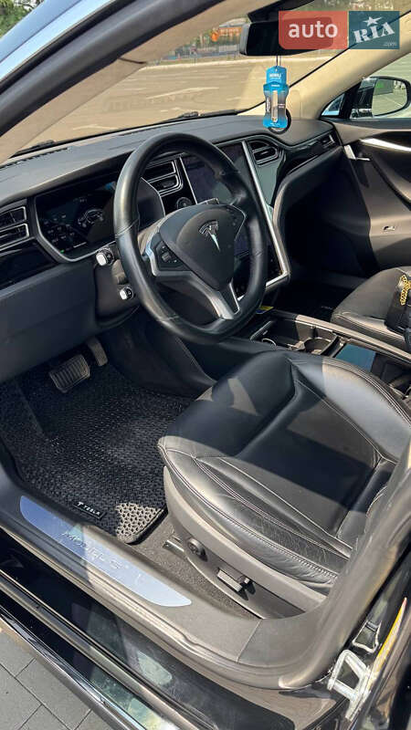 Ліфтбек Tesla Model S 2015 в Одесі