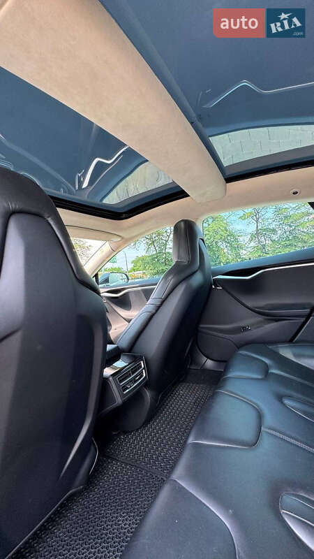 Ліфтбек Tesla Model S 2015 в Одесі