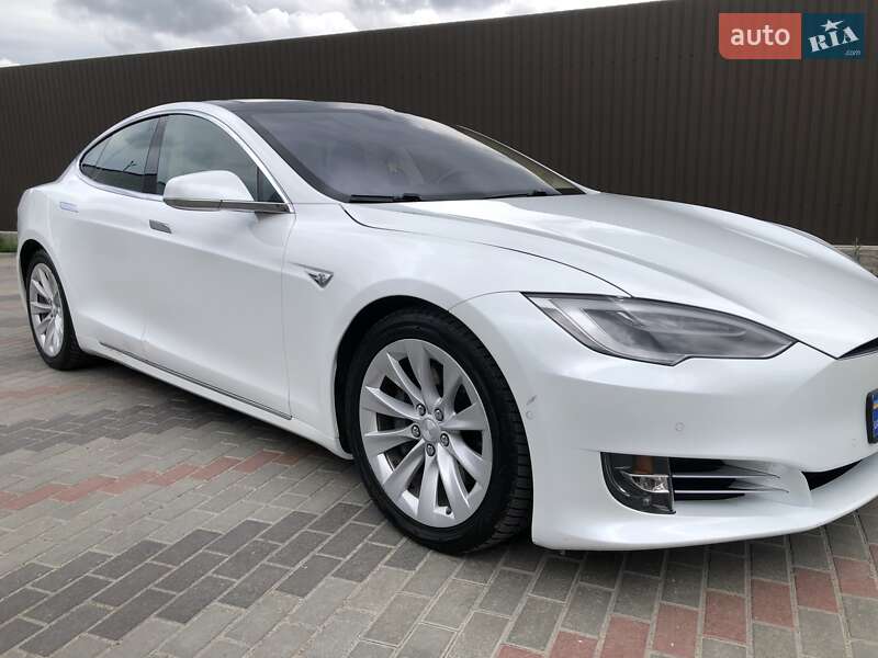 Tesla Model S 2016