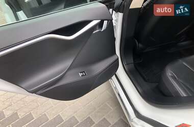 Лифтбек Tesla Model S 2016 в 