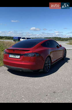 Лифтбек Tesla Model S 2014 в 