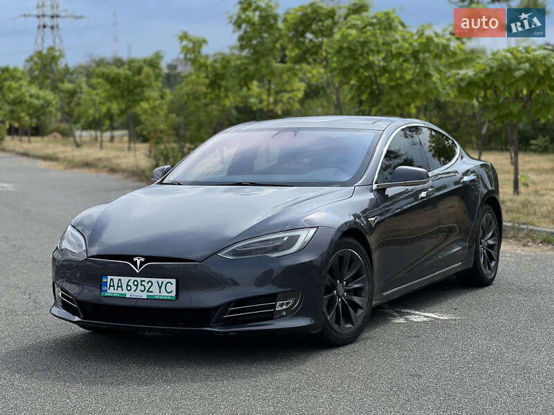 Tesla Model S 2016
