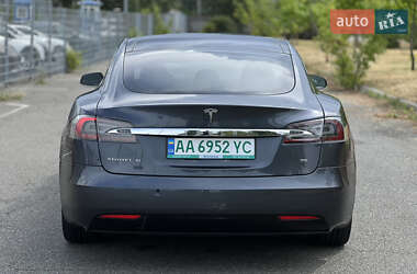 Лифтбек Tesla Model S 2016 в 