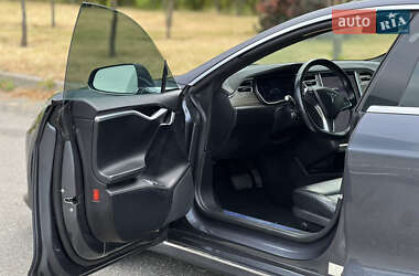 Лифтбек Tesla Model S 2016 в 