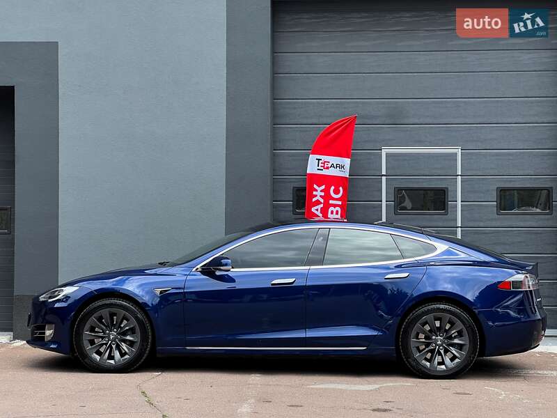 Лифтбек Tesla Model S 2018 в Киеве