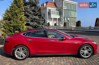 Лифтбек Tesla Model S 2013 в 