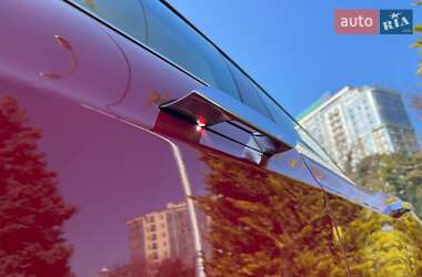 Лифтбек Tesla Model S 2013 в 