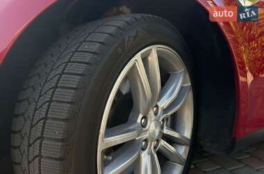 Лифтбек Tesla Model S 2013 в 