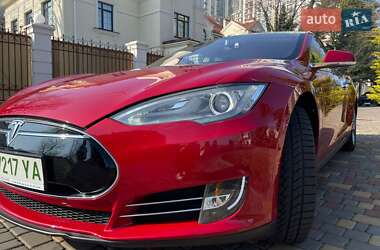 Лифтбек Tesla Model S 2013 в 