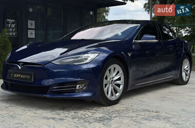 Ліфтбек Tesla Model S 2017 в Івано-Франківську