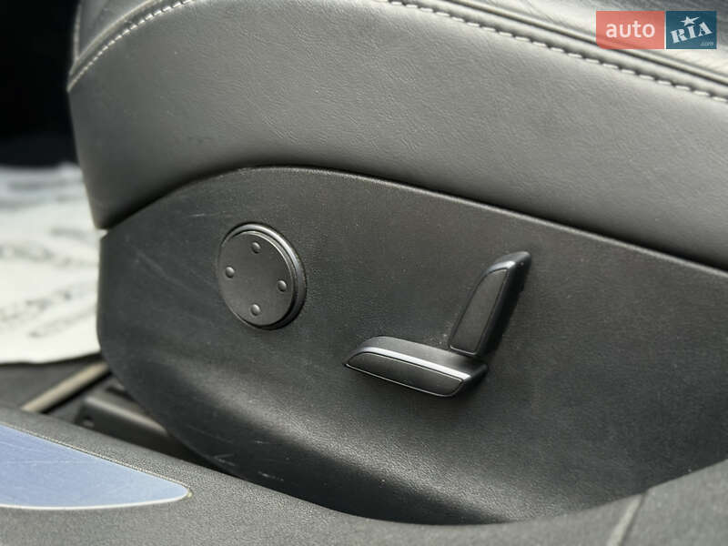 Ліфтбек Tesla Model S 2017 в Івано-Франківську