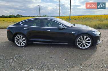 Лифтбек Tesla Model S 2014 в 