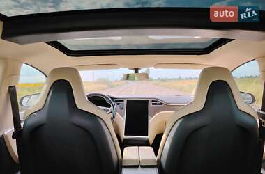 Лифтбек Tesla Model S 2014 в 