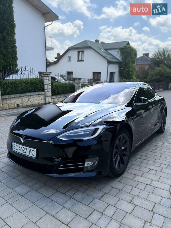 Лифтбек Tesla Model S 2017 в 