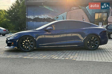 Лифтбек Tesla Model S 2016 в 