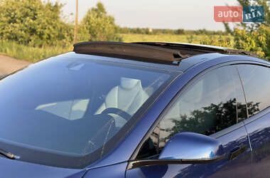 Лифтбек Tesla Model S 2016 в 