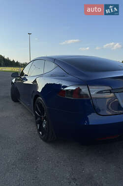 Лифтбек Tesla Model S 2016 в Львове