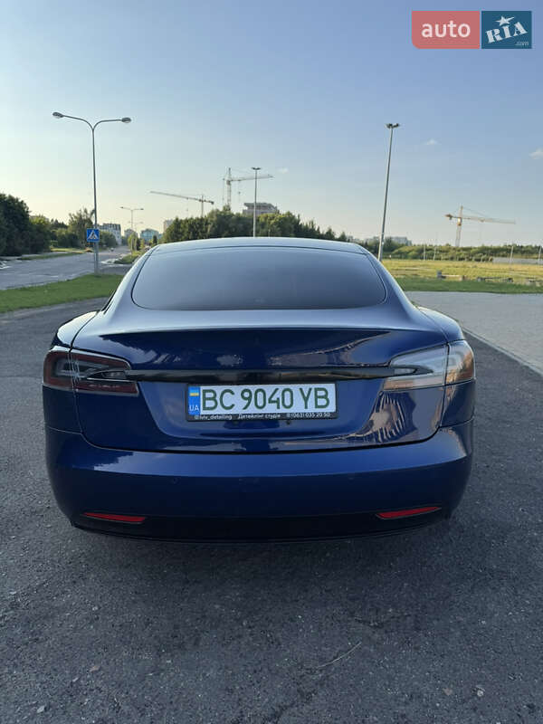 Ліфтбек Tesla Model S 2016 в Львові