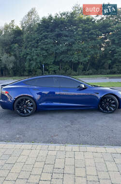 Лифтбек Tesla Model S 2016 в Львове
