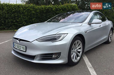 Ліфтбек Tesla Model S 2018 в Києві