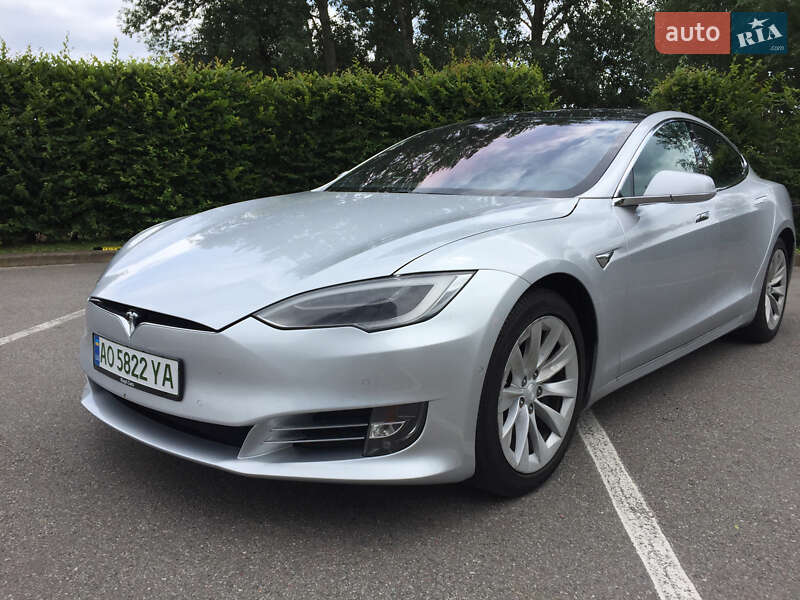 Лифтбек Tesla Model S 2018 в 