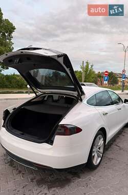 Ліфтбек Tesla Model S 2014 в 