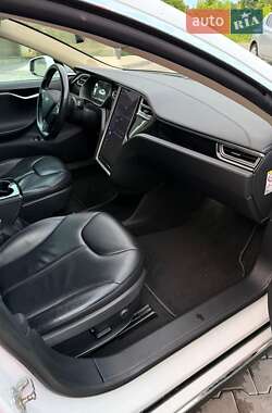 Ліфтбек Tesla Model S 2014 в 