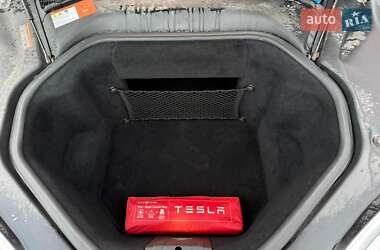Ліфтбек Tesla Model S 2014 в 