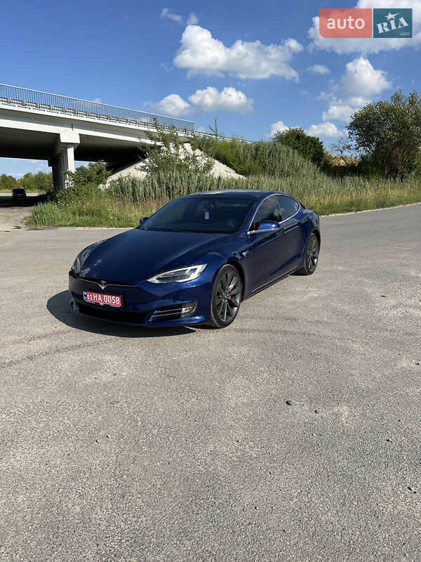 Лифтбек Tesla Model S 2016 в Тернополе