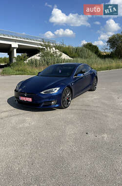 Лифтбек Tesla Model S 2016 в 