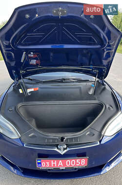 Лифтбек Tesla Model S 2016 в 