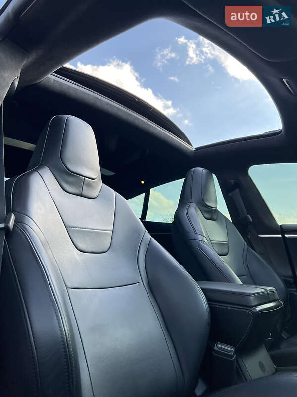 Лифтбек Tesla Model S 2016 в Тернополе