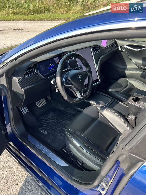 Лифтбек Tesla Model S 2016 в Тернополе