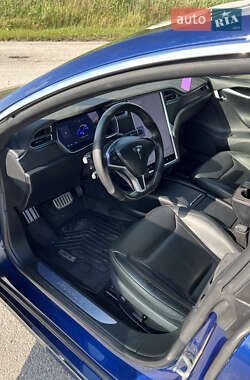 Лифтбек Tesla Model S 2016 в 