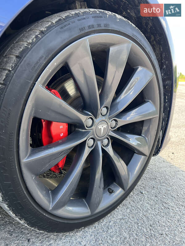 Лифтбек Tesla Model S 2016 в Тернополе