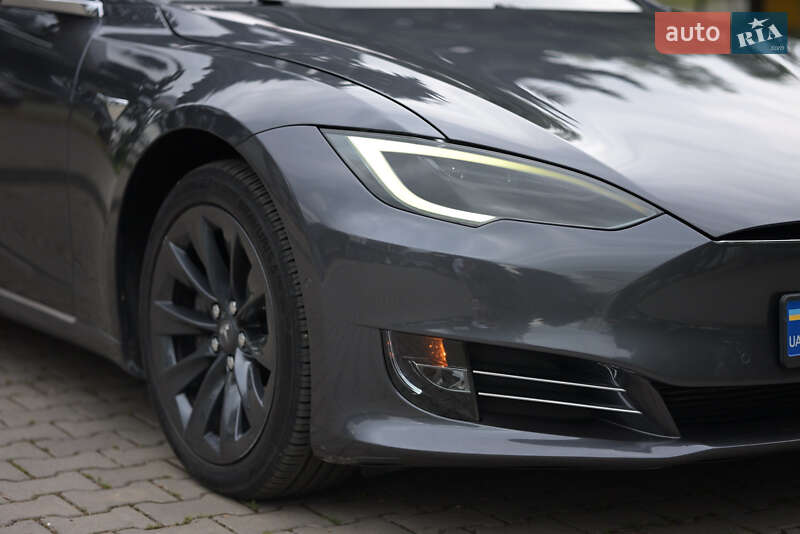 Лифтбек Tesla Model S 2018 в Черновцах фото 3 Лифтбек Tesla Model S 2018 в Черновцах
