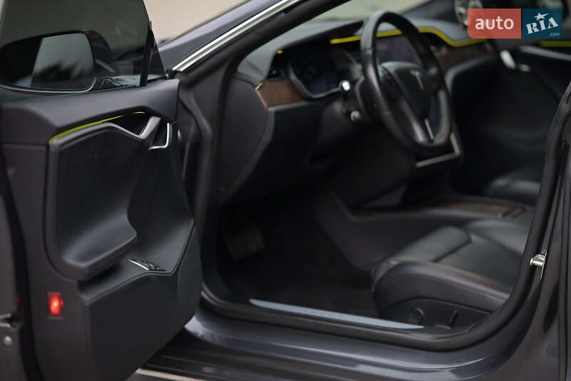 Лифтбек Tesla Model S 2018 в Черновцах фото 12 Лифтбек Tesla Model S 2018 в Черновцах