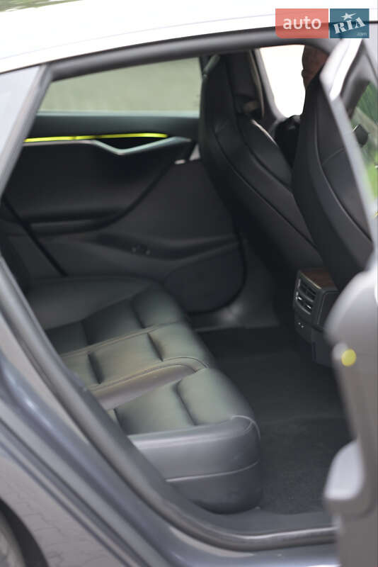 Лифтбек Tesla Model S 2018 в Черновцах фото 14 Лифтбек Tesla Model S 2018 в Черновцах