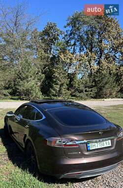 Лифтбек Tesla Model S 2013 в 
