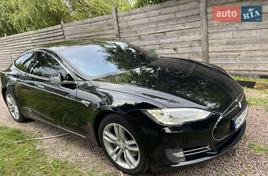 Лифтбек Tesla Model S 2014 в 