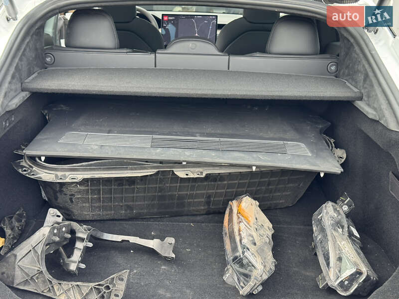 Лифтбек Tesla Model S 2024 в Рогатине