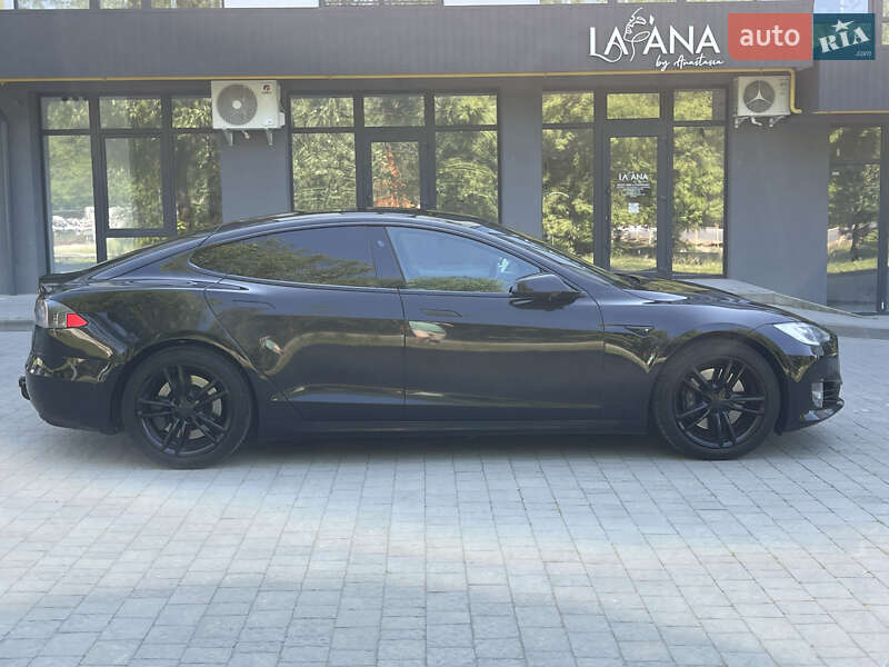 Ліфтбек Tesla Model S 2019 в Новояворівську